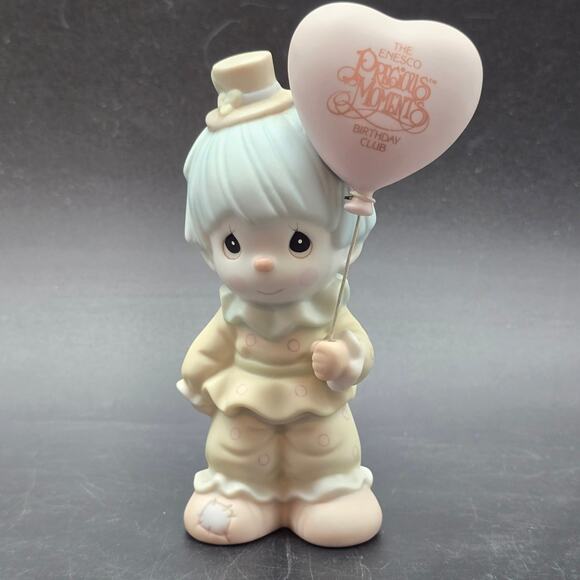 Precious Moments Clown Figurine with Heart Balloon Happiness Is Belonging 1993 - Picture 6 of 7